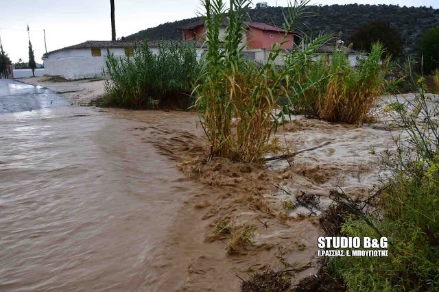Κακοκαιρία στο Ναύπλιο: Πλημμύρισαν χείμαρροι και ρέματα [εικόνες & βίντεο] | iefimerida.gr 5