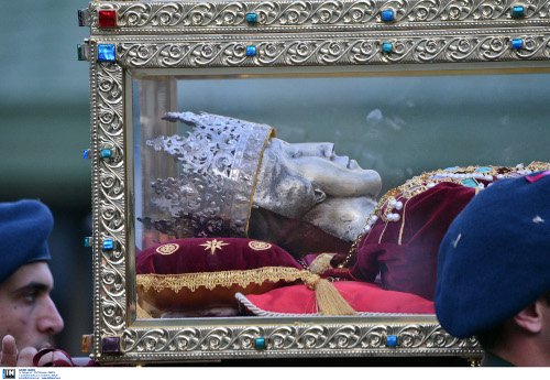 Στην Ελλάδα το λείψανο της Αγίας Ελένης -Με τιμές αρχηγού κράτους [εικόνες & βίντεο] | iefimerida.gr 9