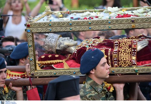 Στην Ελλάδα το λείψανο της Αγίας Ελένης -Με τιμές αρχηγού κράτους [εικόνες & βίντεο] | iefimerida.gr 8