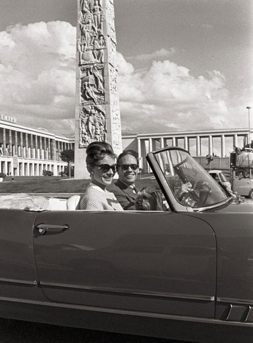 Όταν η Όντρει Χεπμπορν ταξίδεψε στη Ρώμη και έγινε εξώφυλλο στο Vanity Fair [εικόνες] | iefimerida.gr 5