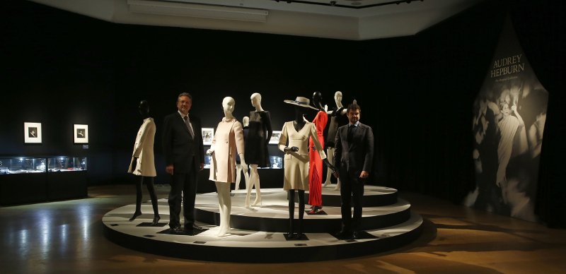 Ενας «θησαυρός» στη σοφίτα της Οντρεϊ Χέπμπορν -Πολυτελή φορέματα και προσωπικά αντικείμενα στο «σφυρί» [εικόνες] | iefimerida.gr 1