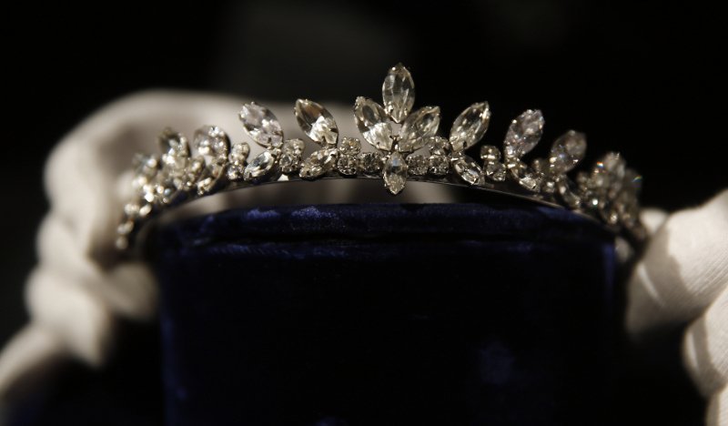 Ενας «θησαυρός» στη σοφίτα της Οντρεϊ Χέπμπορν -Πολυτελή φορέματα και προσωπικά αντικείμενα στο «σφυρί» [εικόνες] | iefimerida.gr 7