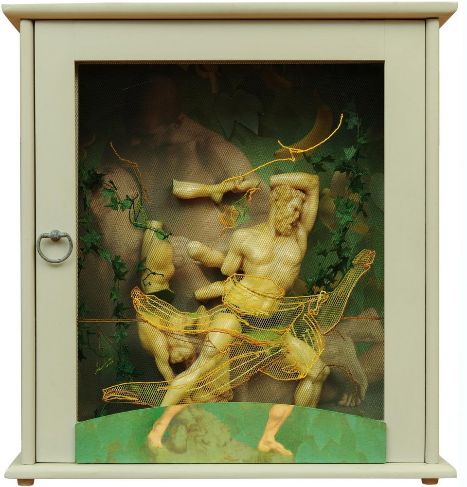 Δημήτρης Σκουρογιάννης – Κεντημένα επιτοίχια έργα με τούλι και μικρής κλίμακας γλυπτά [εικόνες] | iefimerida.gr 3