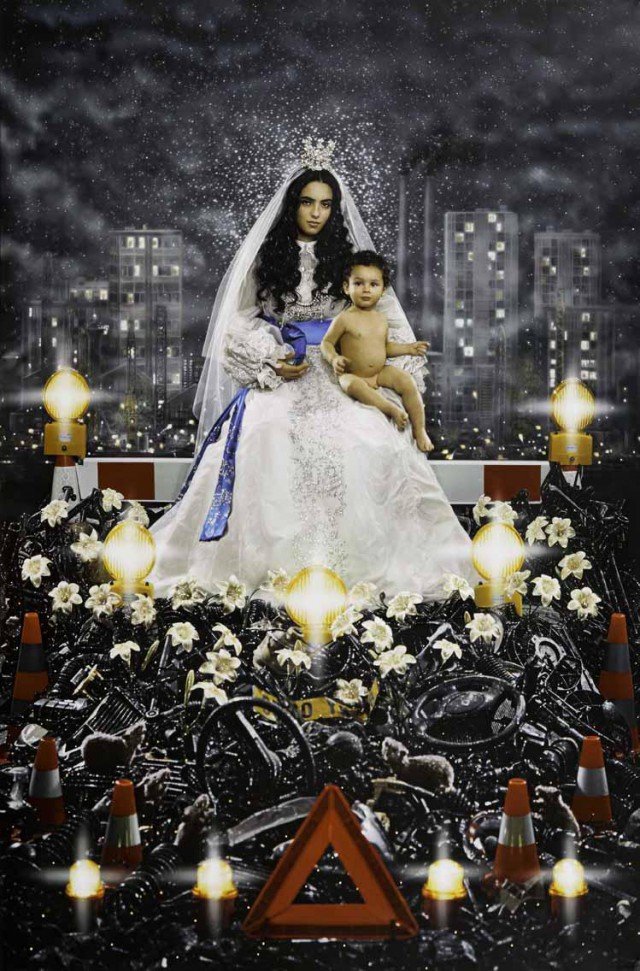 Ο Αχιλλέας και ο Προμηθέας ποζάρουν αισθαντικά στο φακό -Μια εκκεντρική έκθεση στην οποία συνωστίζονται νάρκισσοι υπερήρωες [εικόνες] | iefimerida.gr 1