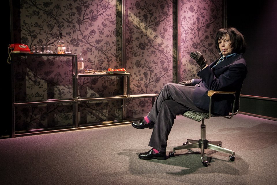 Η Ρούλα Πατεράκη κάθε Κυριακή στο «104», στον ρόλο της Πατρίτσια Χάισμιθ [εικόνες, βίντεο] | iefimerida.gr 0