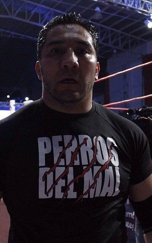 Σοκαριστικές εικόνες: Tραυματίστηκε θανάσιμα στο ρινγκ, ο αγώνας συνεχίστηκε γιατί δεν το κατάλαβαν [εικόνες & βίντεο] | iefimerida.gr 0