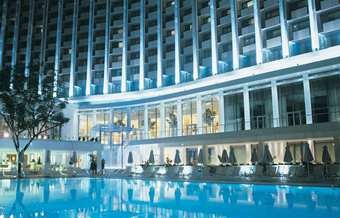 Πισίνες με θέα την... Ακρόπολη - Οι πέντε πιο κοντινές «οάσεις» στο κέντρο της Αθήνας [εικόνες] | iefimerida.gr 2