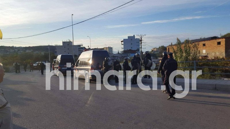Ξεκίνησαν οι κατεδαφίσεις σπιτιών ομογενών στη Χειμάρρα [εικόνες & βίντεο]  | iefimerida.gr 1