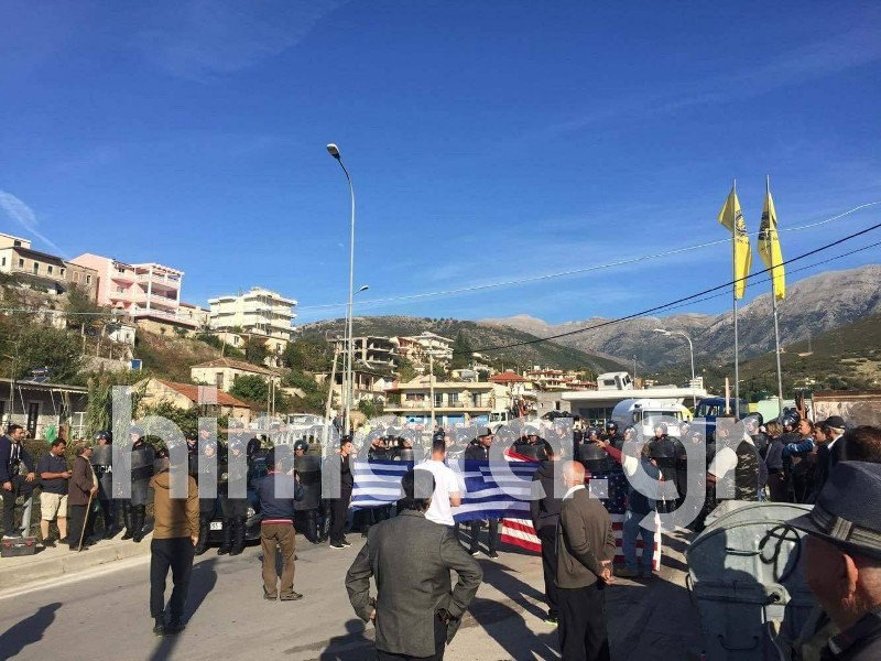 Ξεκίνησαν οι κατεδαφίσεις σπιτιών ομογενών στη Χειμάρρα [εικόνες & βίντεο]  | iefimerida.gr 2