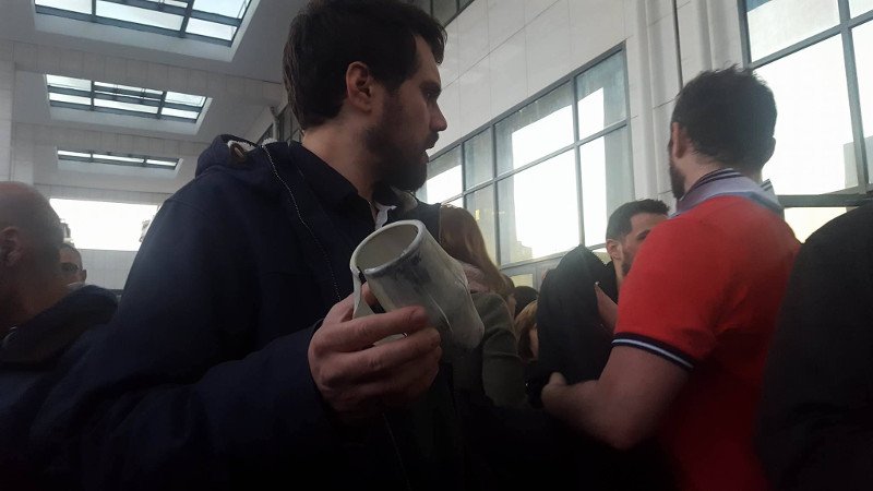 Διπλή έρευνα της Εισαγγελίας για το ξύλο & τα χημικά στο Ειρηνοδικείο -Στο μικροσκόπιο ΜΑΤ και διαδηλωτές | iefimerida.gr 0