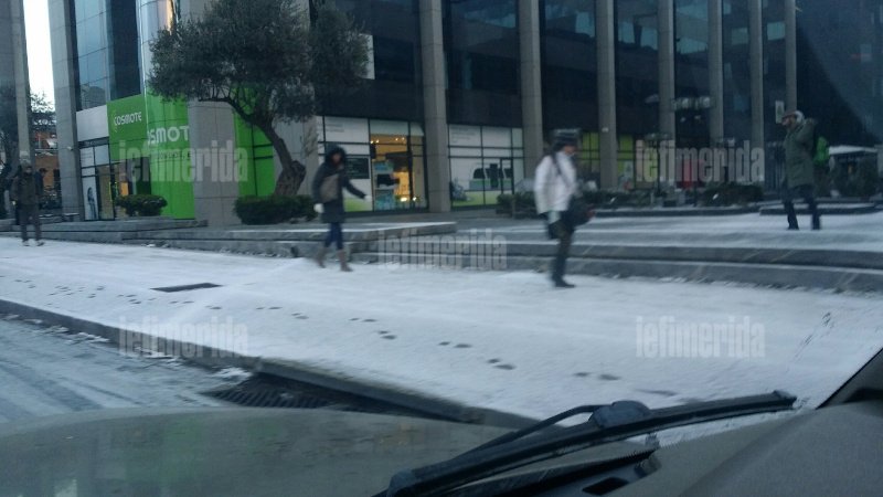 Το χιόνι στην Αττική έφερε προβλήματα -Παγοδρόμιο η Κηφισίας [εικόνες] | iefimerida.gr 7