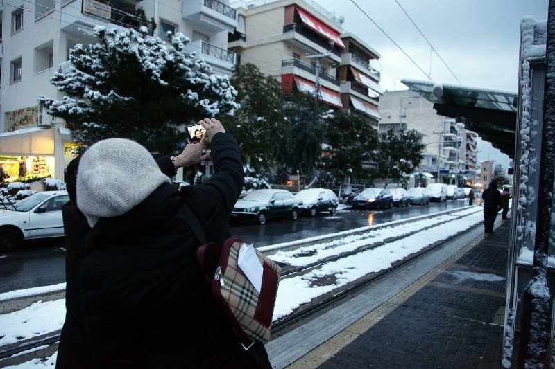 Στα λευκά και τα νότια προάστια της Αττικής -Από τη Νέα Σμύρνη έως τη Βάρκιζα [εικόνες] | iefimerida.gr 6