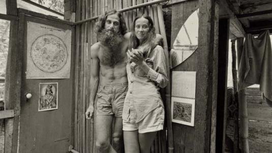 Oταν οι χίπις ζούσαν στον παράδεισο της Χαβάης με έξοδα του αδελφού της Λιζ Τέιλορ [εικόνες] | iefimerida.gr 0