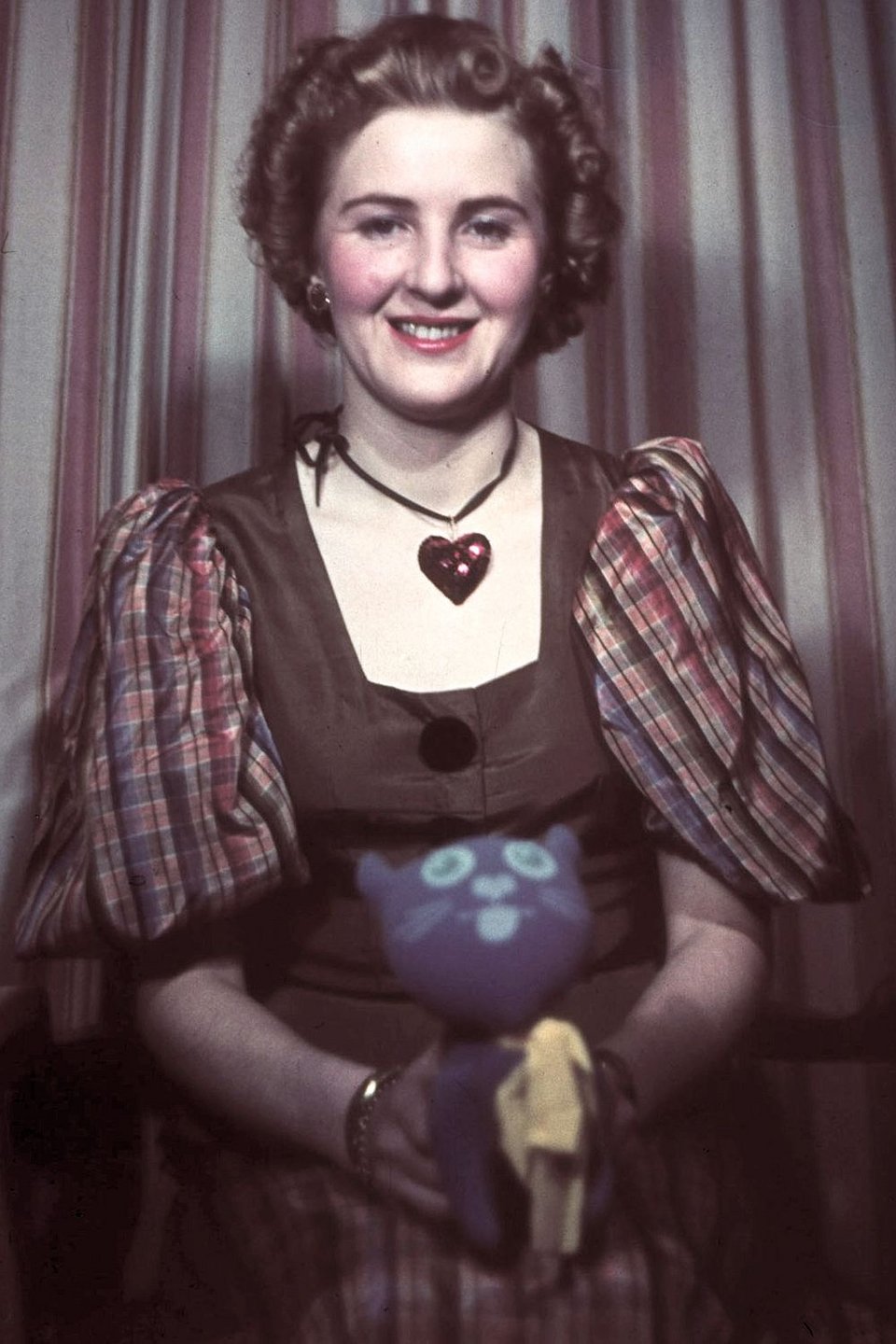 Bild: Ο Χίτλερ είχε ένα μικρό και παραμορφωμένο γεννητικό μόριο [εικόνες] | iefimerida.gr 2