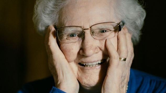 Πώς είναι να μαγειρεύεις για τον Χίτλερ; -Η πρώτη συνέντευξη της οικονόμου του δικτάτορα και το «κέικ του Φίρερ» [εικόνες] | iefimerida.gr 1