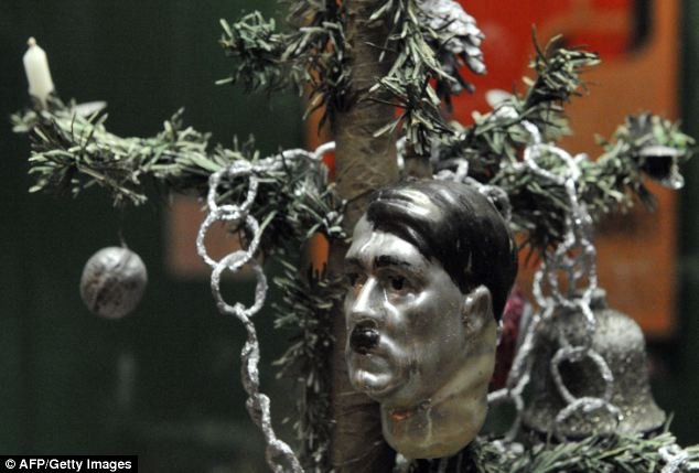 Τα φρικιαστικά Χριστούγεννα που επέβαλε ο Χίτλερ στους Γερμανούς -Συγκλονιστικές εικόνες από τις γιορτές ενός τρελού δικτάτορα [εικόνες] | iefimerida.gr 3