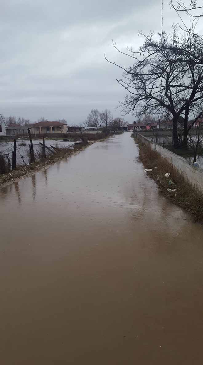 Η κακοκαιρία Φοίβος έφερε προβλήματα  -Πλημμύρες, διακοπές ρεύματος, λάσπη [εικόνες & βίντεο] | iefimerida.gr 0
