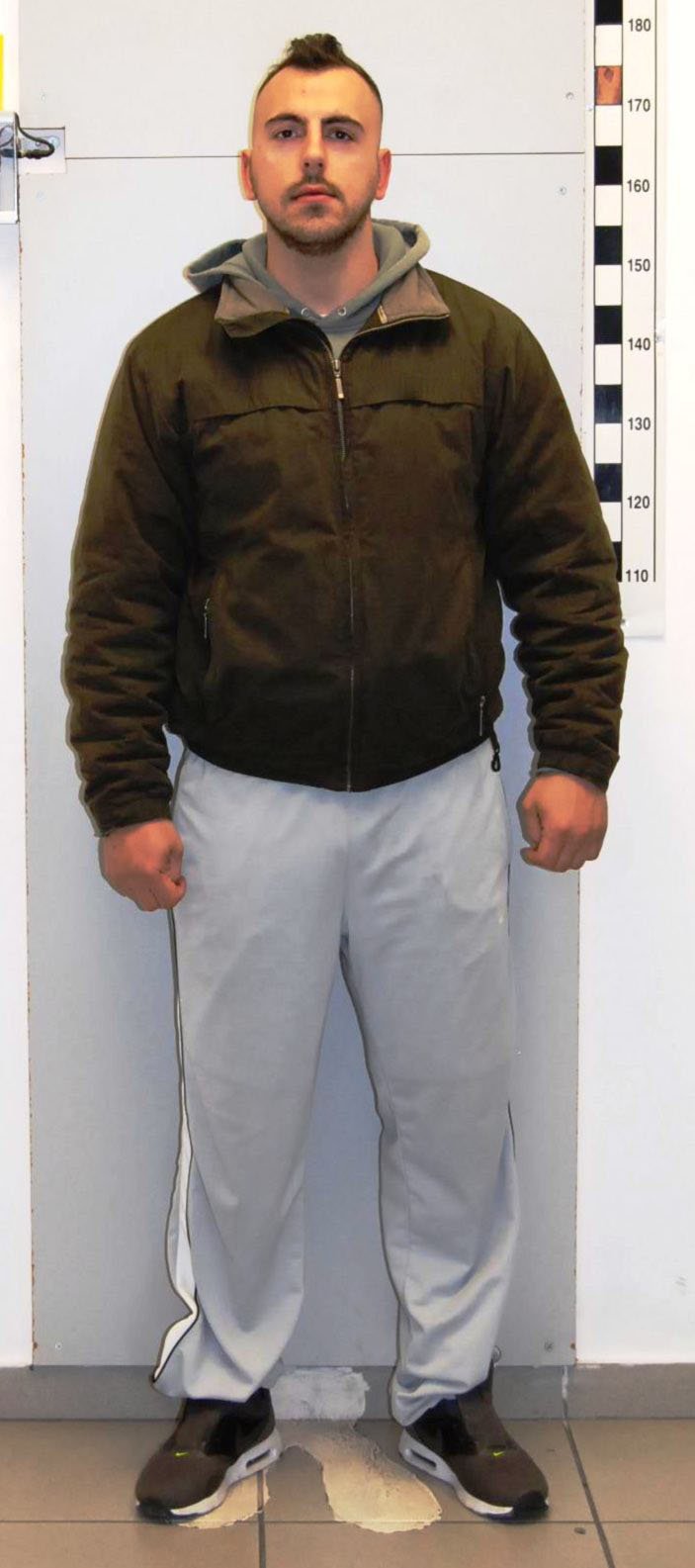 Αυτά είναι τα μέλη της σπείρας που διακινούσε μεγάλες ποσότητες κάνναβης σε Αθήνα και Δυτική Αττική [εικόνες] | iefimerida.gr 1