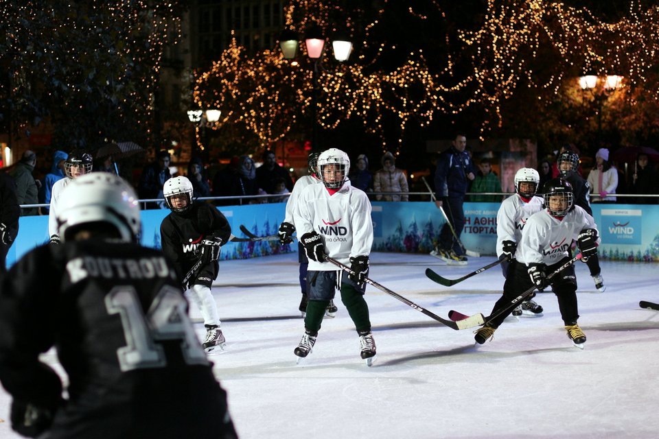 Χόκεϊ επί πάγου στην Πλατεία Συντάγματος με τη χορηγία της WIND [εικόνες] | iefimerida.gr 0