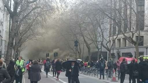 Μεγάλη φωτιά στο Λονδίνο – Εκκενώθηκε η περιοχή και το LSE [εικόνες] | iefimerida.gr 4