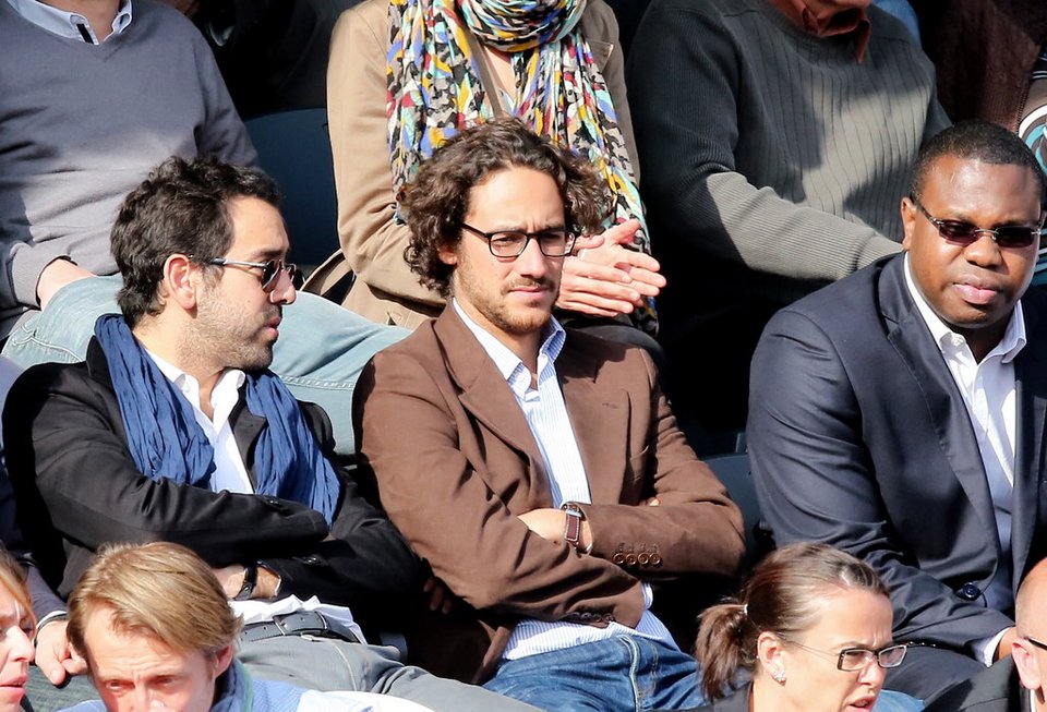 Ερωτύλος και ο γιος του Ολάντ -Εθεάθη με καστανή καλλονή [εικόνες] | iefimerida.gr 7