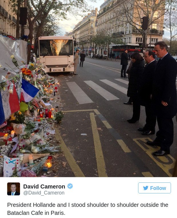 Ολάντ-Κάμερον αφήνουν λουλούδια στο Bataclan [εικόνες] | iefimerida.gr 0