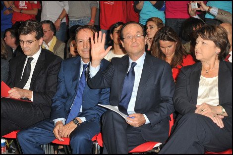 Φωτογραφία του Ολάντ και με τις τρεις ερωμένες του μαζί -Το «δολοφονικό» βλέμμα της Γκαγιέ στην Τριερβελέρ [εικόνες] | iefimerida.gr 3