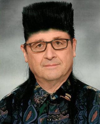 Γελάνε με τα μαλλιά του Ολάντ -Επειδή πληρώνει 10.000 ευρώ για κομμωτή [εικόνες] | iefimerida.gr 8