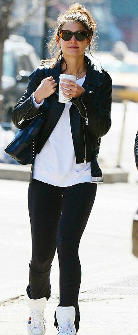 Η Κέιτι Χολμς το έπαιξε παιδούλα και την πάτησε -Εδειχνε κοντόχοντρη και άσχημη [εικόνες] | iefimerida.gr 1