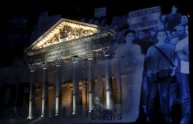 Η πρώτη διαδήλωση «φαντασμάτων» -Ολογράμματα έκαναν πορεία στην Ισπανία [εικόνες & βίντεο] | iefimerida.gr 4