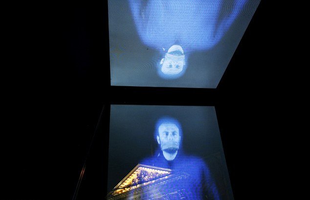 Η πρώτη διαδήλωση «φαντασμάτων» -Ολογράμματα έκαναν πορεία στην Ισπανία [εικόνες & βίντεο] | iefimerida.gr 5