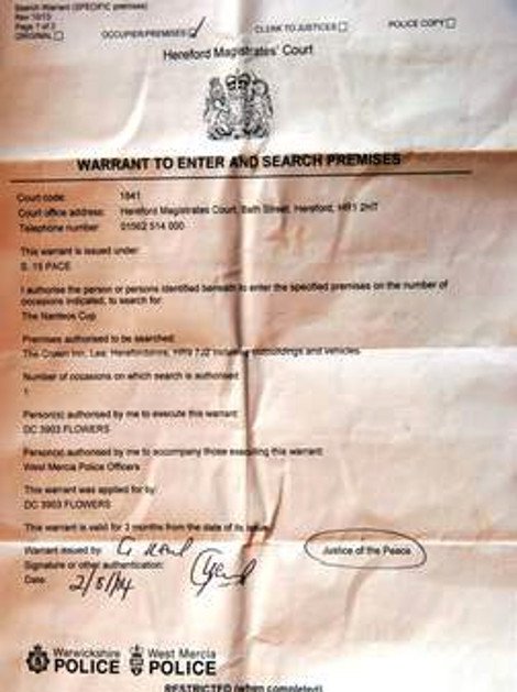 Βρετανοί αστυνομικοί έκαναν άνω-κάτω παμπ ψάχνοντας το... Αγιο Δισκοπότηρο -Η έρευνά τους δεν απέδωσε [εικόνες] | iefimerida.gr 2