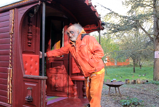 Θεωρείτε τους κλόουν ανατριχιαστικούς; - Αυτό είναι το ψυχεδελικό σπίτι ενός από τους κορυφαίους κλόουν του κόσμου [εικόνες]  | iefimerida.gr 10