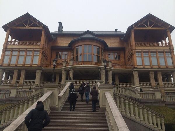 Oι... Βερσαλλίες του Γιανουκόβιτς σε προάστιο του Κιέβου -Μίνι ζωολογικός κήπος στην προεδρική κατοικία [εικόνες] | iefimerida.gr 26