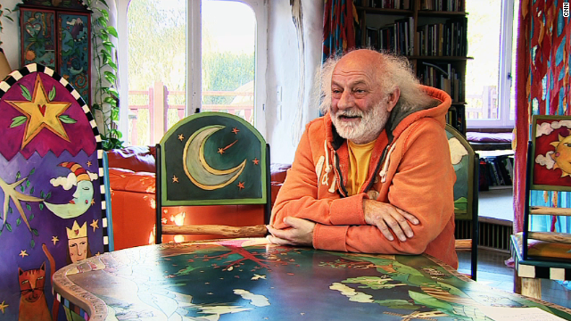 Θεωρείτε τους κλόουν ανατριχιαστικούς; - Αυτό είναι το ψυχεδελικό σπίτι ενός από τους κορυφαίους κλόουν του κόσμου [εικόνες]  | iefimerida.gr 0