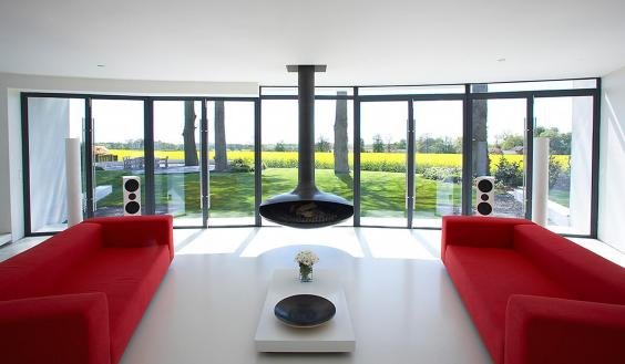 Το σπίτι δίπλα σε πύργο, αλά Τζέιμς Μποντ, που σαρώνει τα βραβεία [εικόνες] | iefimerida.gr 2