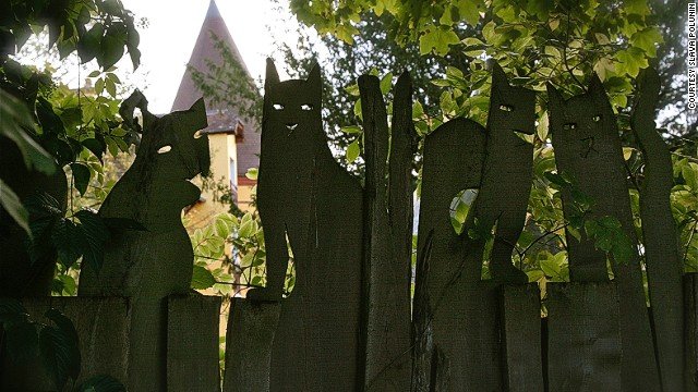 Θεωρείτε τους κλόουν ανατριχιαστικούς; - Αυτό είναι το ψυχεδελικό σπίτι ενός από τους κορυφαίους κλόουν του κόσμου [εικόνες]  | iefimerida.gr 1
