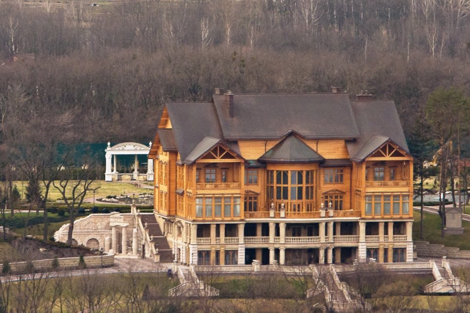 Oι... Βερσαλλίες του Γιανουκόβιτς σε προάστιο του Κιέβου -Μίνι ζωολογικός κήπος στην προεδρική κατοικία [εικόνες] | iefimerida.gr 14