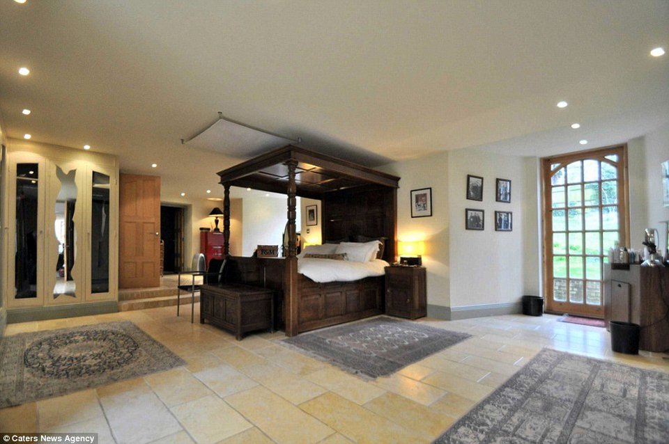 Εκπληκτικό: Το σπίτι που όλη του η στέγη είναι γυάλινη -Κάθεσαι στο ζεστό σαλόνι και νομίζεις ότι είσαι έξω [εικόνες] | iefimerida.gr 5