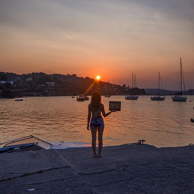 Ζευγάρι γυρίζει τον κόσμο καθαρίζοντας τουαλέτες - Τώρα βρίσκονται στην Αθήνα [εικόνες] | iefimerida.gr 7