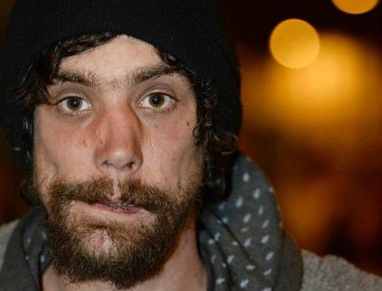 Οι ήρωες άστεγοι του Μάντσεστερ που βοήθησαν τα θύματα  [εικόνες & βίντεο] | iefimerida.gr 0