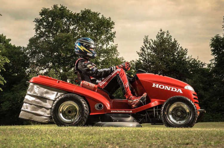 ΗONDA MEAN MOWER: Το πιο γρήγορο και θορυβώδες χλοοκοπτικό του κόσμου | iefimerida.gr 1