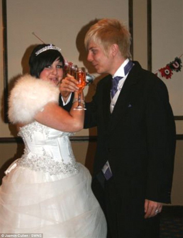 Σοκ: Ανακάλυψε στο ταξίδι του μέλιτος ότι ο άντρας της είναι παιδόφιλος [εικόνες] | iefimerida.gr 1