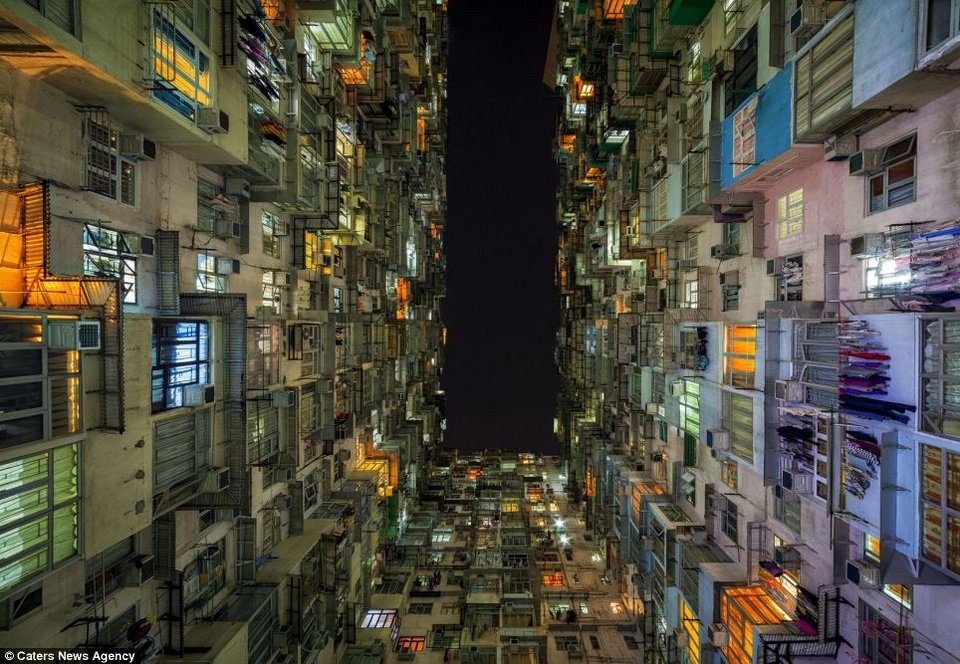 Στα κουτάκια των ανθρώπων -Τα αποπνιχτικά διαμερίσματα της πιο πυκνοκατοικημένης πόλης του κόσμου [εικόνες]  | iefimerida.gr 2