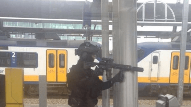 Τρεις συλλήψεις μετά το τρομοκρατικό χτύπημα -2  στις Βρυξέλλες, μία στην Ολλανδία [εικόνες] | iefimerida.gr 2