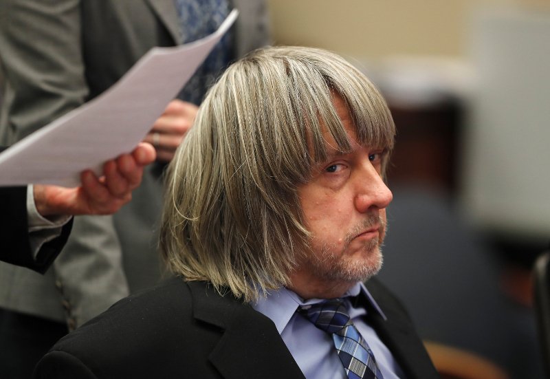 Αντιμέτωποι με φυλάκιση 100 ετών οι γονείς που βασάνιζαν τα παιδιά τους στην Καλιφόρνια [εικόνες] | iefimerida.gr 3