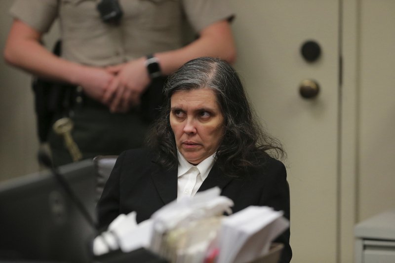 Αντιμέτωποι με φυλάκιση 100 ετών οι γονείς που βασάνιζαν τα παιδιά τους στην Καλιφόρνια [εικόνες] | iefimerida.gr 2