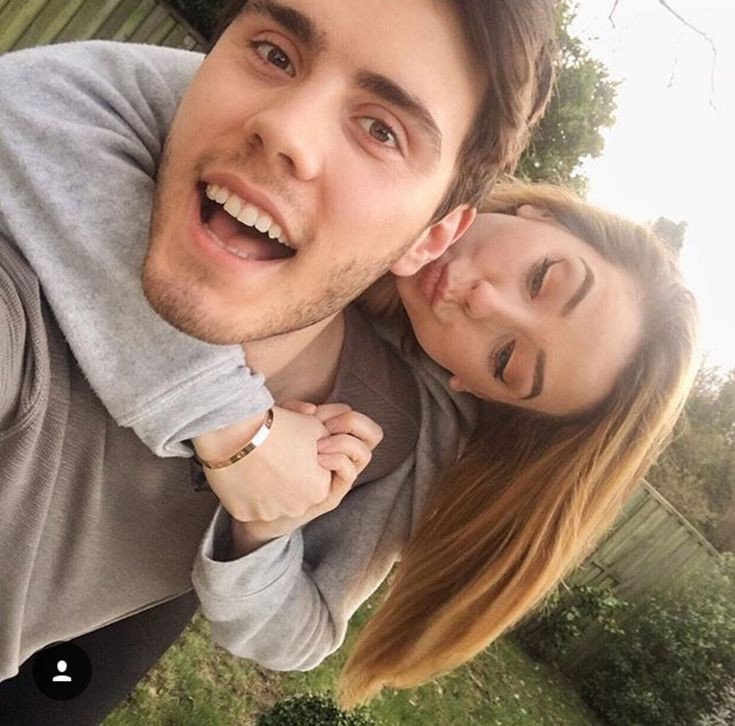 Η βασίλισσα του YouTube -Είναι 25 ετών και βγάζει 50.000 λίρες τον μήνα [εικόνες]  | iefimerida.gr 4