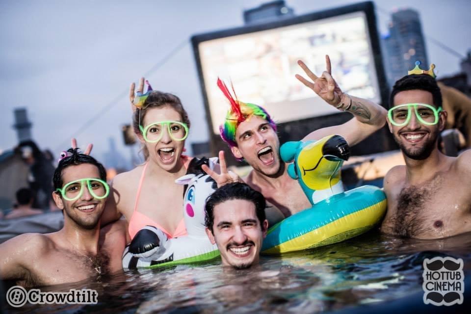 Θερινό σινεμά και τζακούζι -Μια ξέφρενη τάση που σαρώνει σε Λονδίνο και Νέα Υόρκη [εικόνες] | iefimerida.gr 4