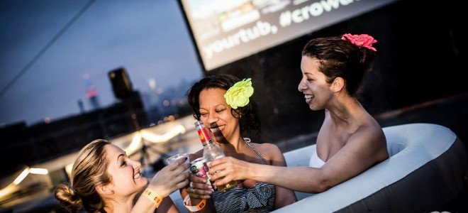 Θερινό σινεμά και τζακούζι -Μια ξέφρενη τάση που σαρώνει σε Λονδίνο και Νέα Υόρκη [εικόνες] | iefimerida.gr 5